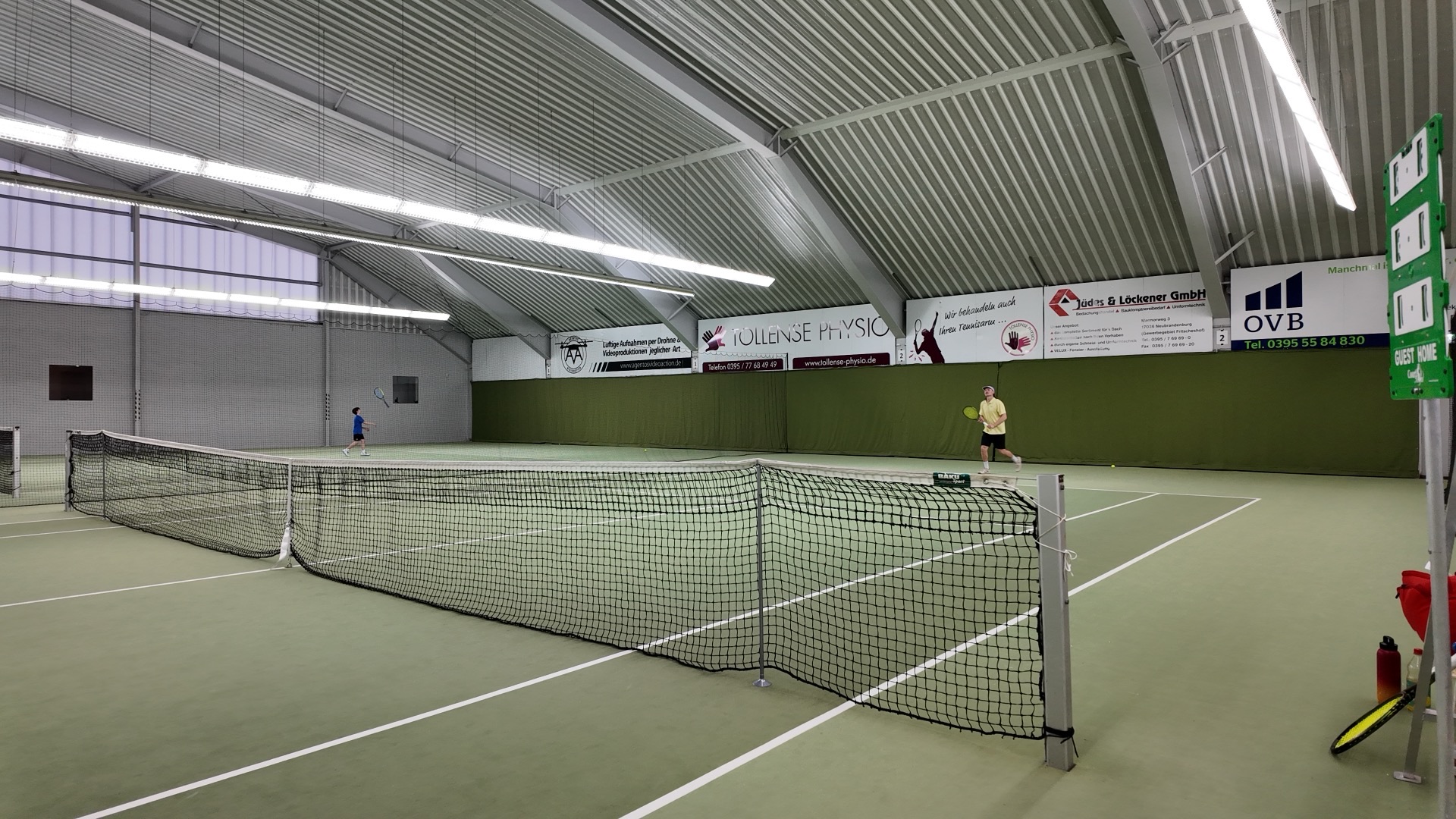 Tenniscourt in der Region