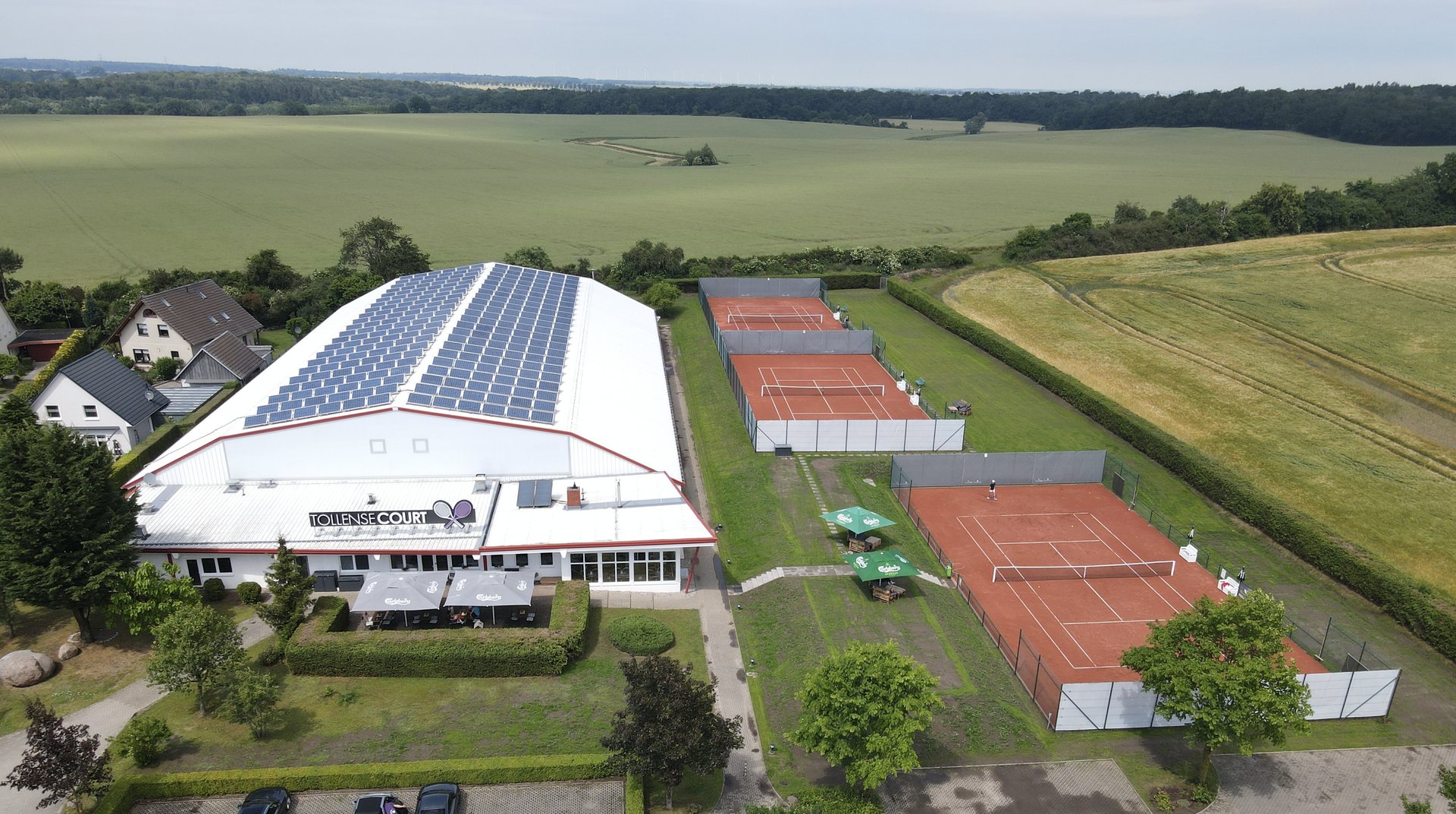 Drohnenansicht des Tollense Court in Wulkenzin